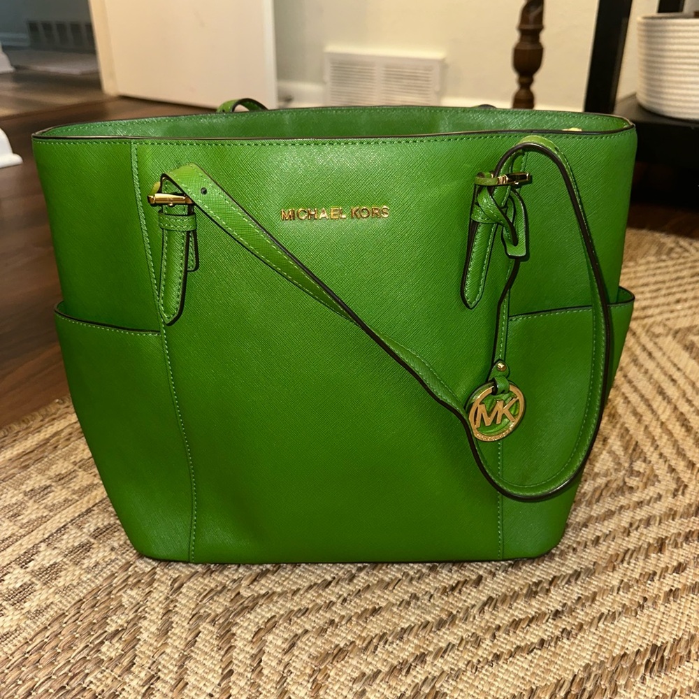 NWOT Michael Kors Green Jet Set Travel Zip Top Tote